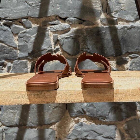 Hermès Gold Leather Oran H Flat Sandals - Picture 2 of 12